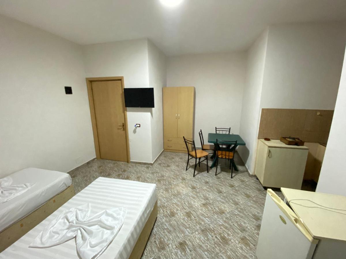 Hotel Grey Golem (Tirana)